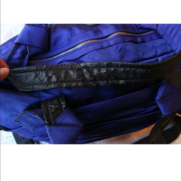 Lululemon Destined for Greatness Ruched Duffle Bag - Picture 8 of 10